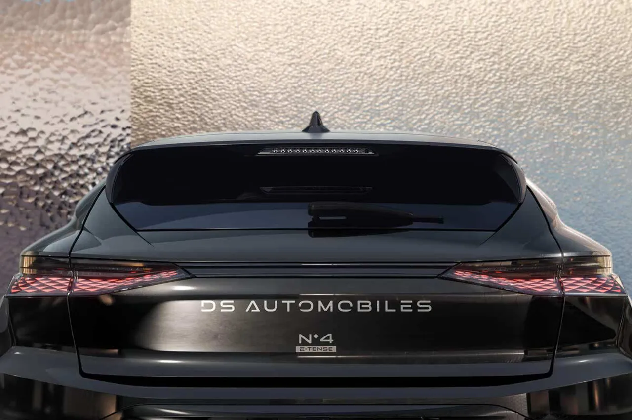 AutomobileFa DSN4 14040227 5