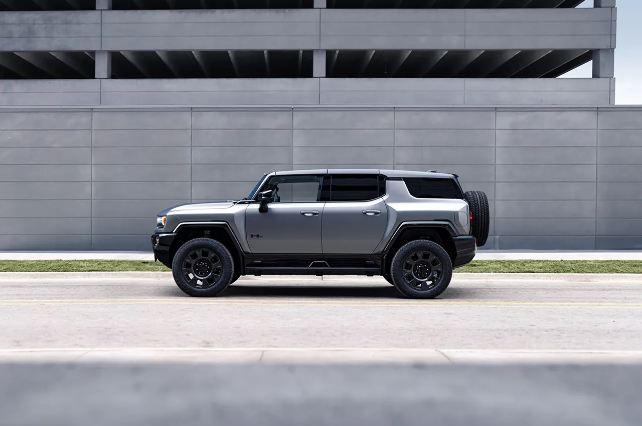 AutomobileFa Hummer EV 14040230 2