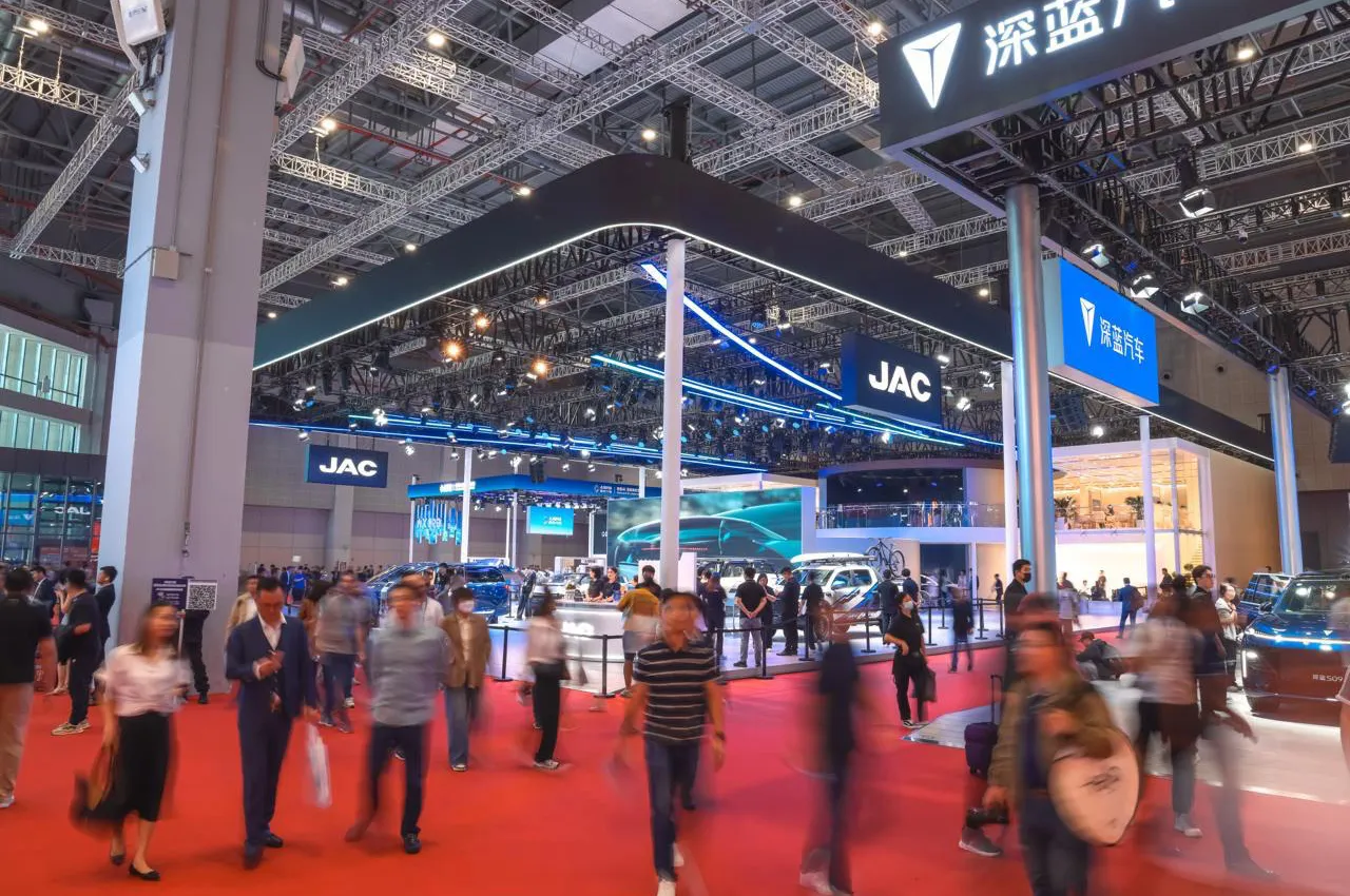 AutomobileFa JAC Shanghai 14040207 3