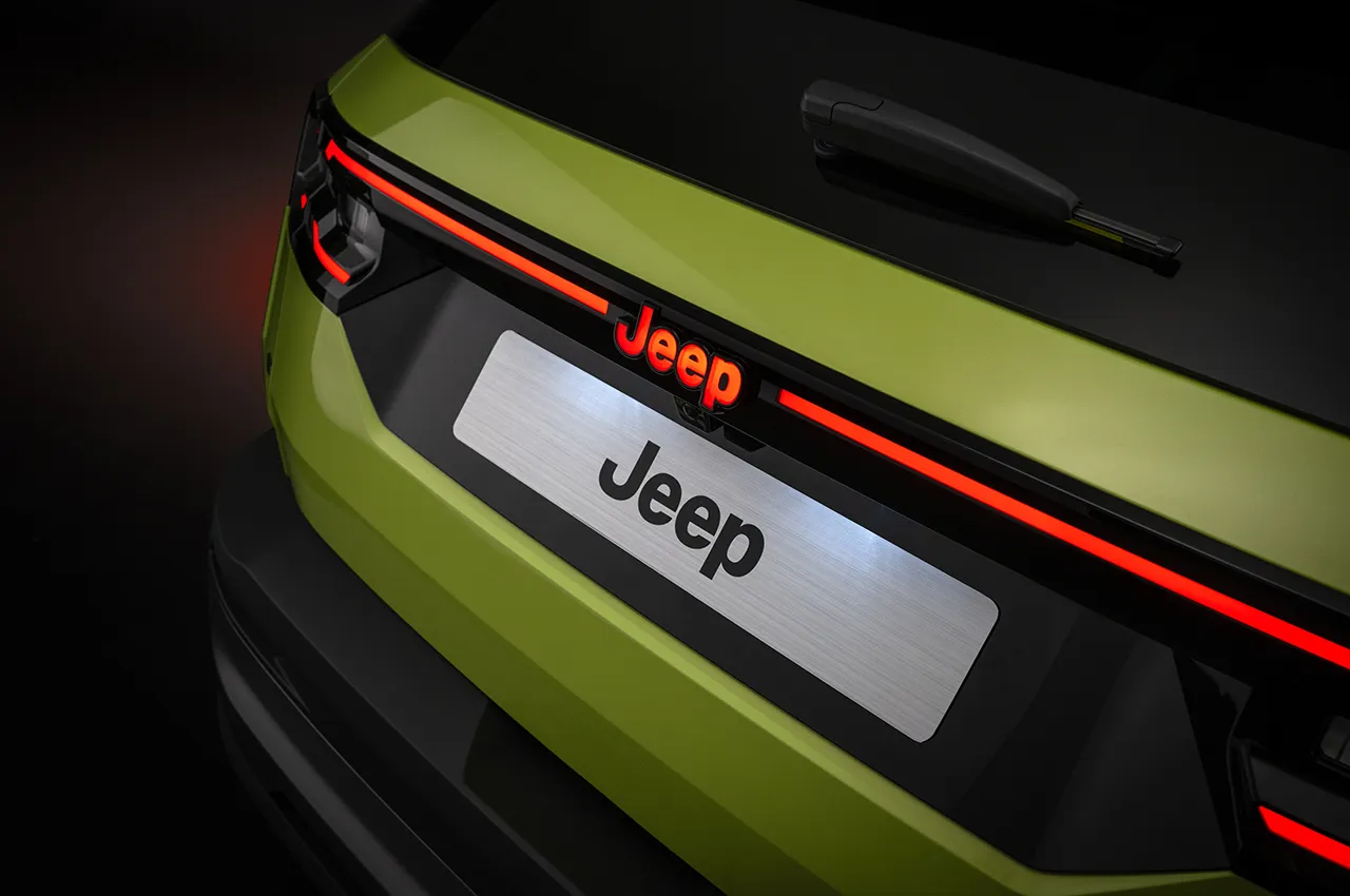 AutomobileFa Jee Compass 14040216 3