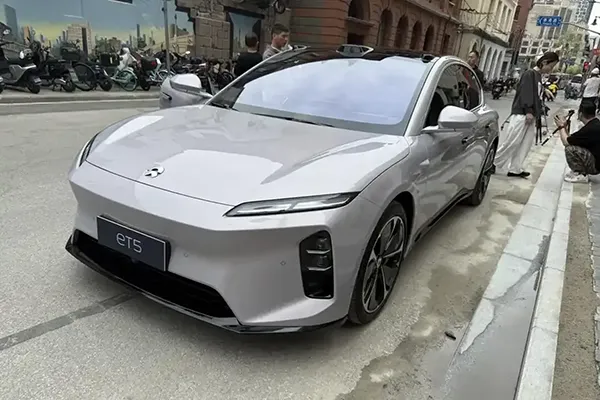 Nio ET5
