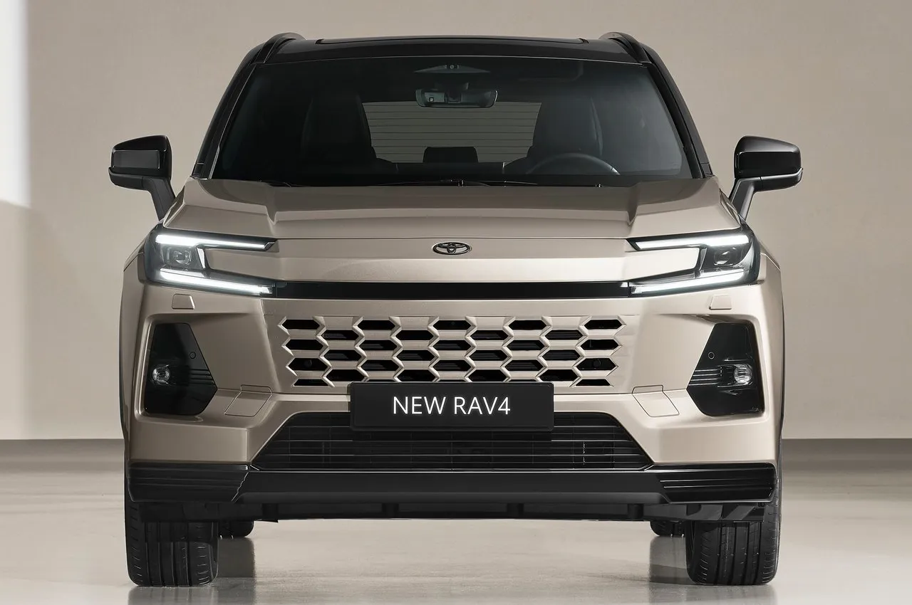 AutomobileFa Toyota RAV4 14040231 4