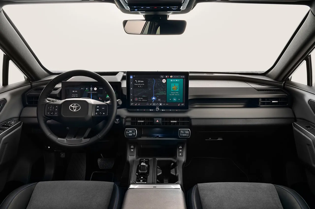 AutomobileFa Toyota RAV4 14040231 6