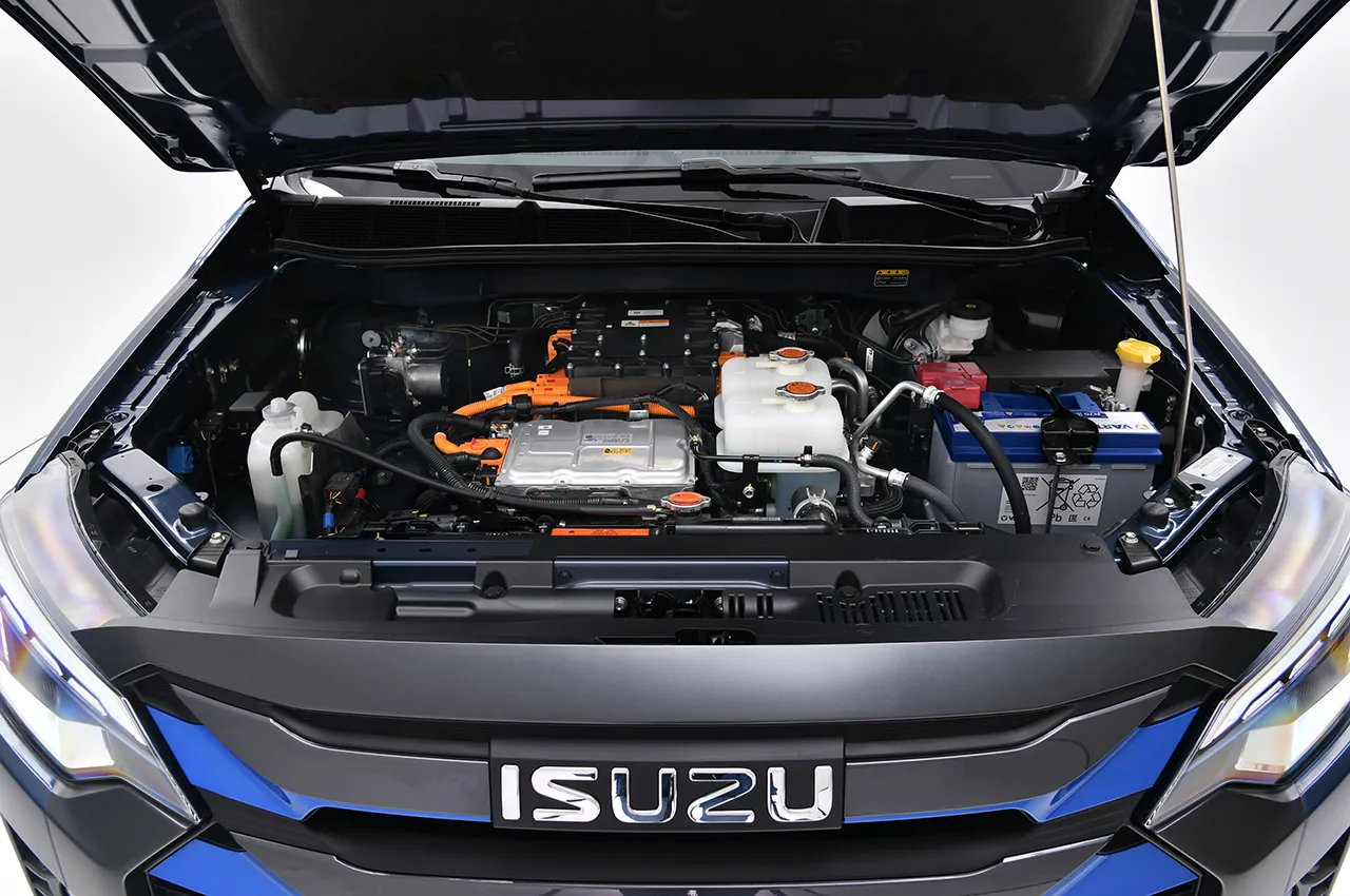 AutomobileFa isuzu d max ev 14040224 4