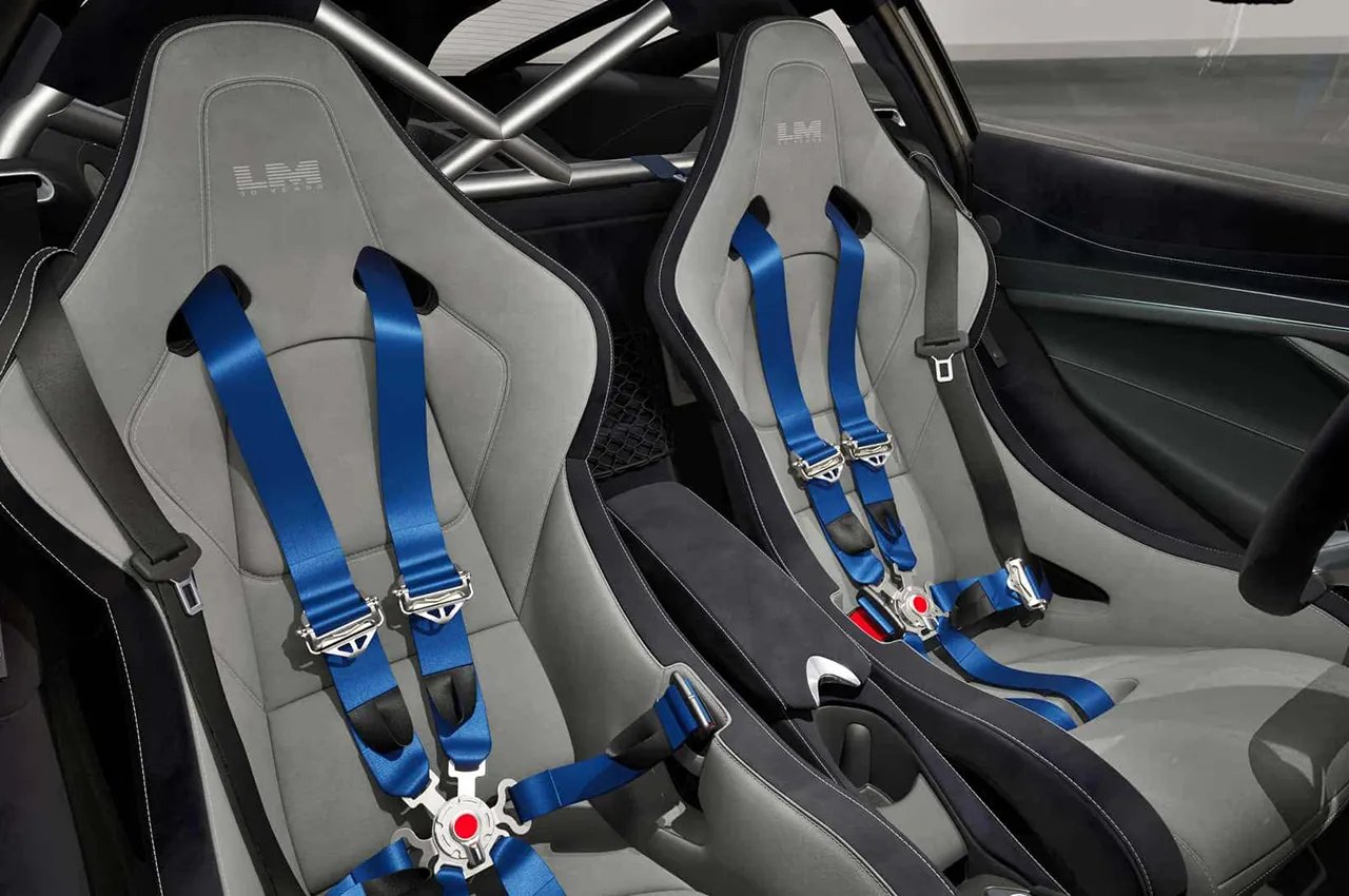 AutomobileFa McLaren 750S 14040318 2