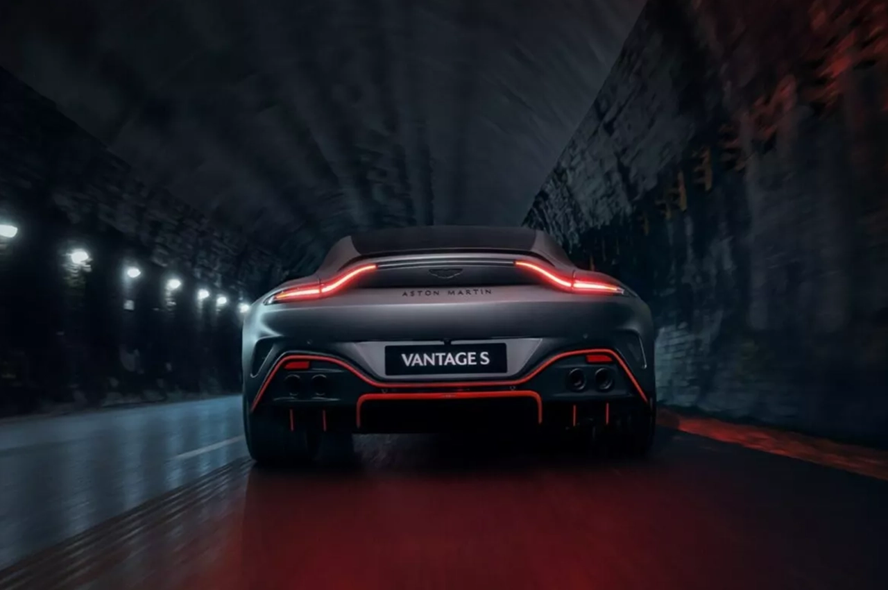 automobilefa Aston Martin Vantage 04