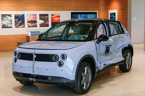 Nio’s Firefly