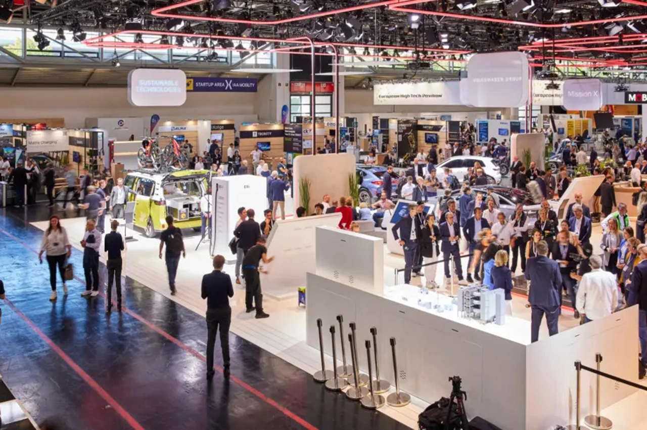 AutomobileFa BAW 212T01 Munich 6
