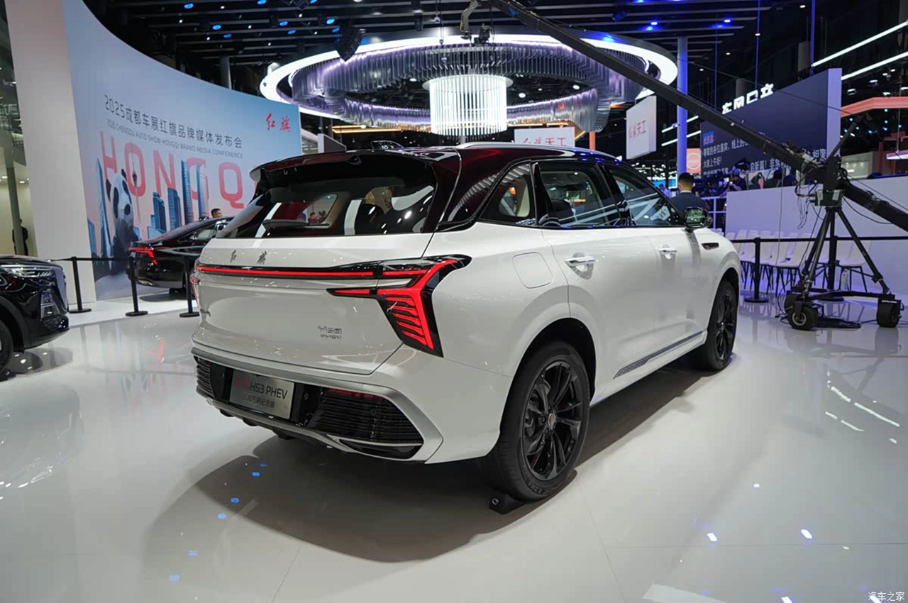 automobilefa Hongqi HS3 14040611 2 1