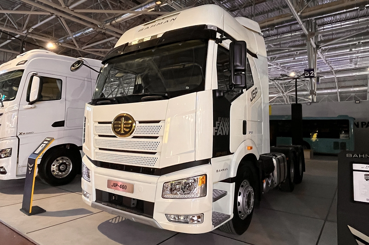 AutomobileFa FAW twin axle truck 14040804 1