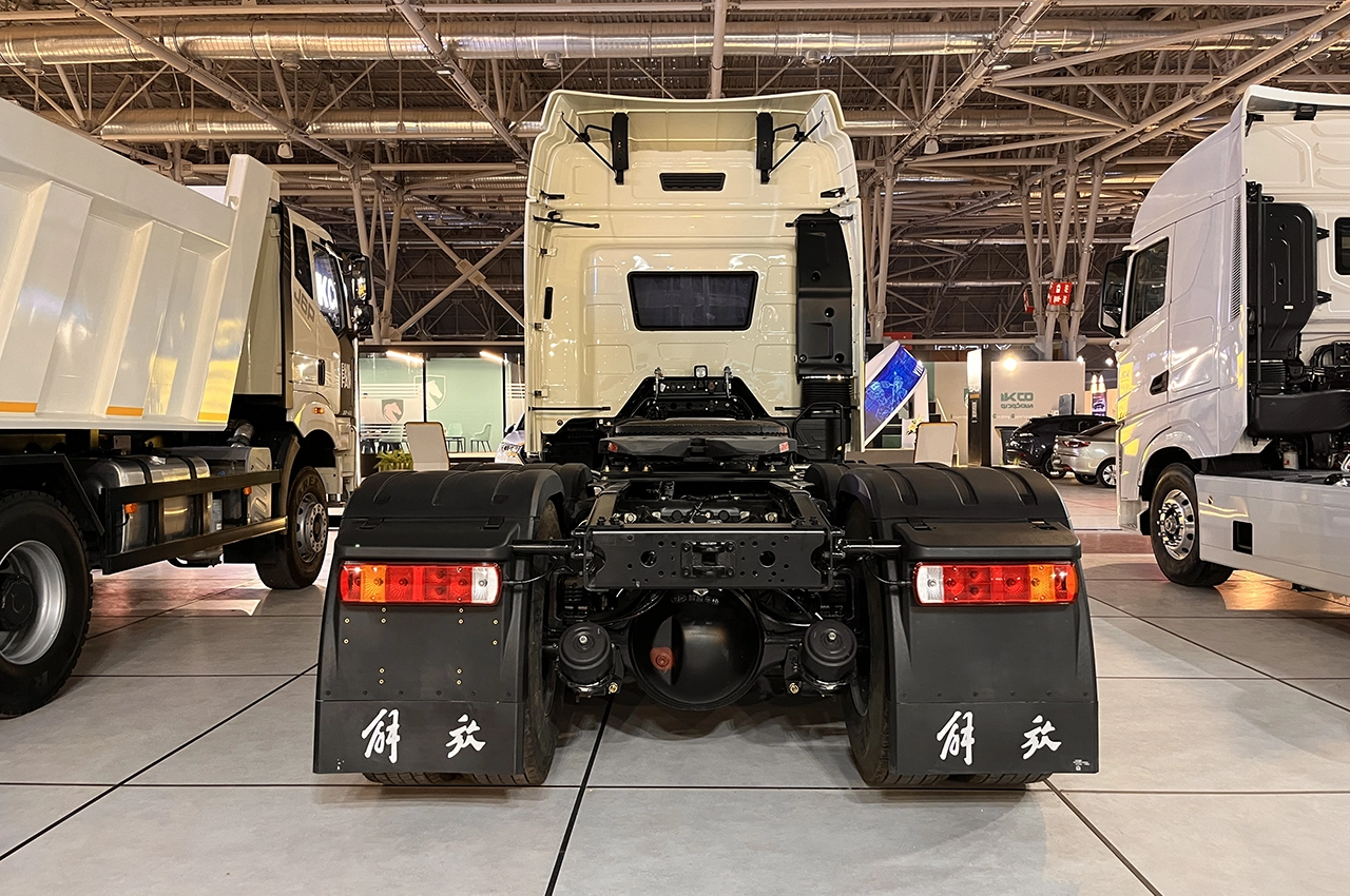 AutomobileFa FAW twin axle truck 14040804 6