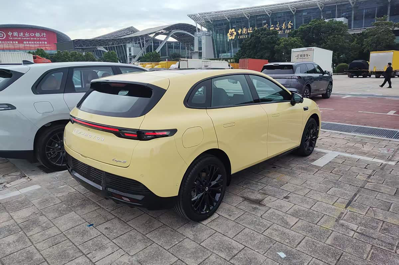 AutomobileFa Guangzhou Auto Show 14040829 57