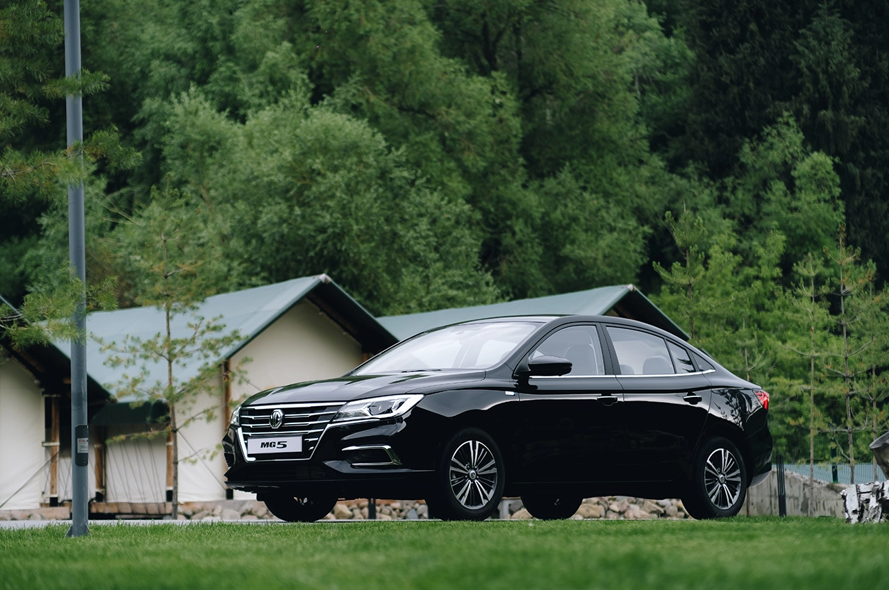 AutomobileFa MG5 14040912 3