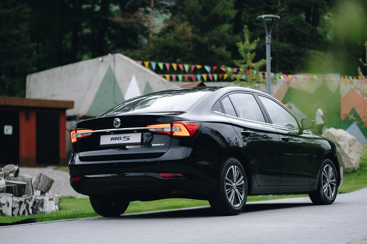 AutomobileFa MG5 14040912 5