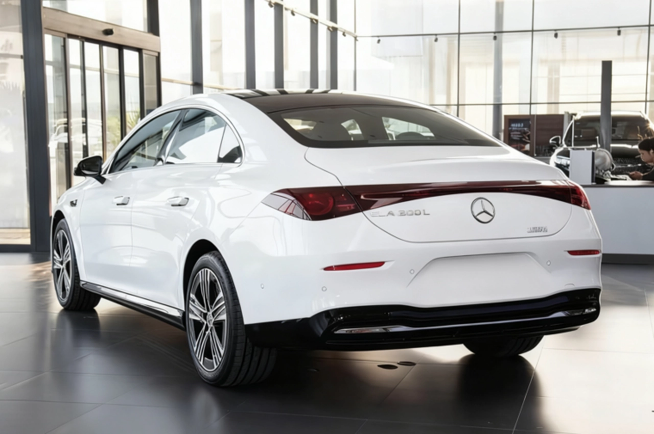 AutomobileFa Mercedes Benz CLA 300 14040817 2