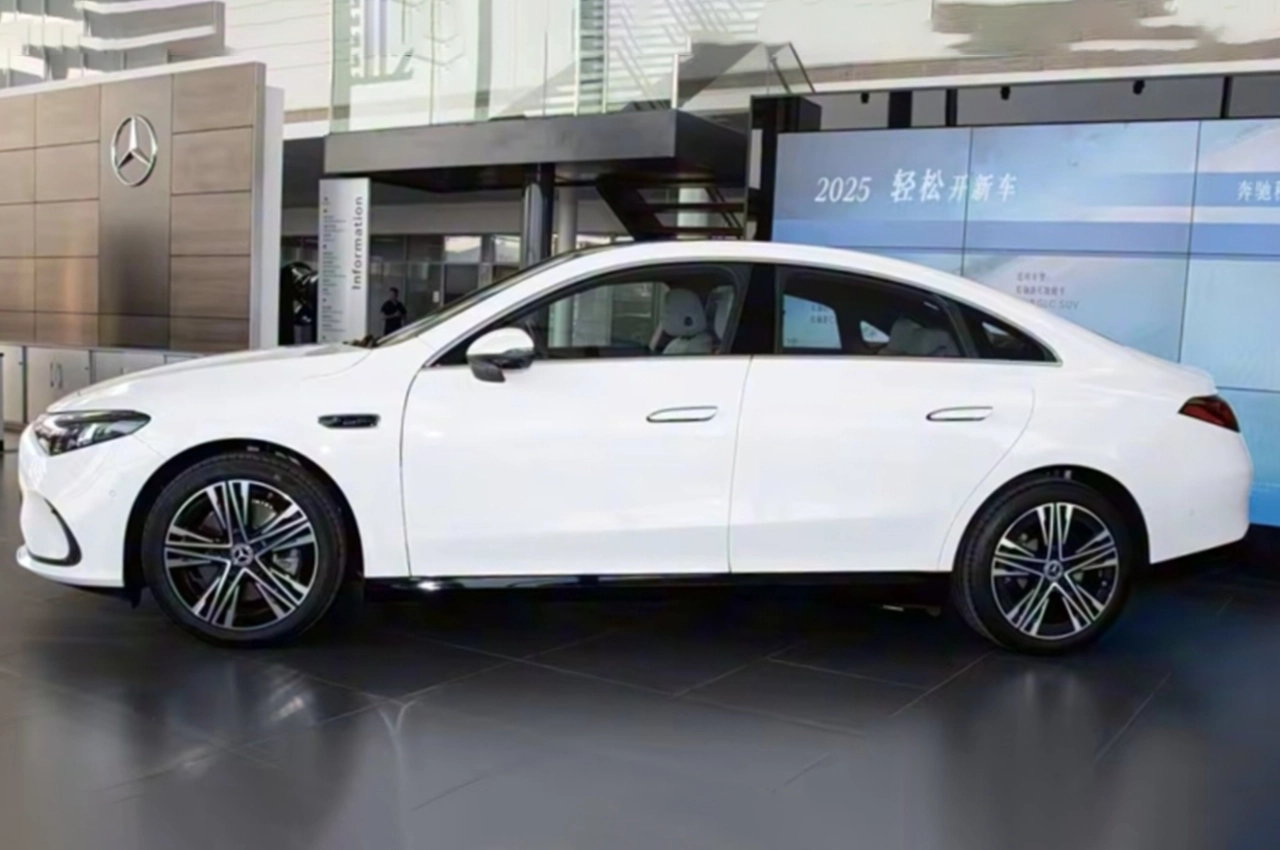 AutomobileFa Mercedes Benz CLA 300 14040817 5