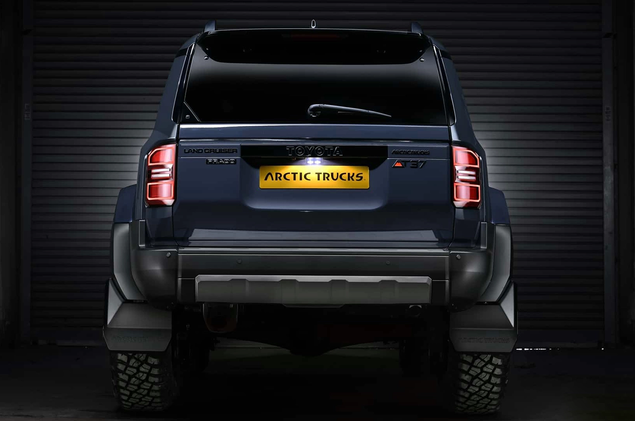 AutomobileFa New Toyota Land Cruiser AT37 14040819 6