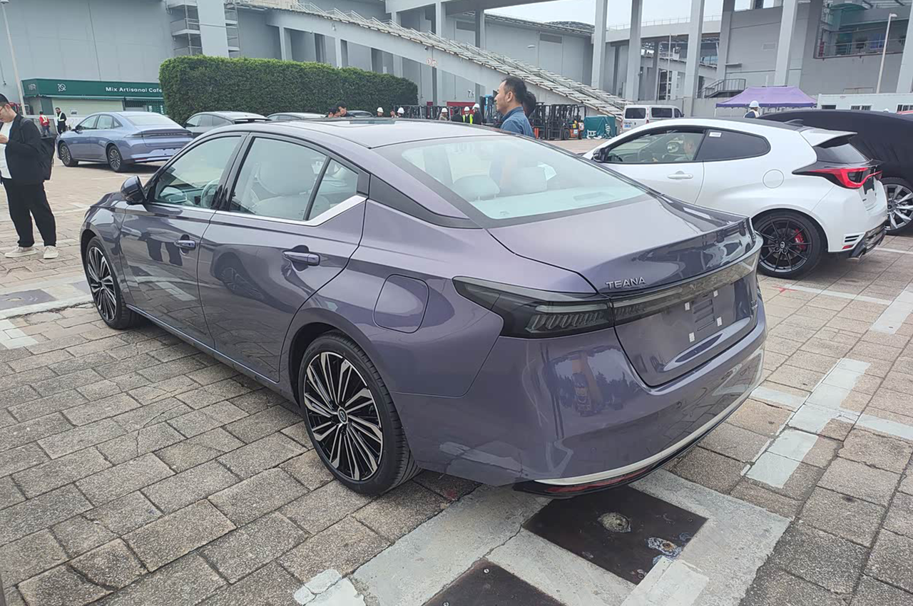 AutomobileFa Nissan Teana 14040829 1