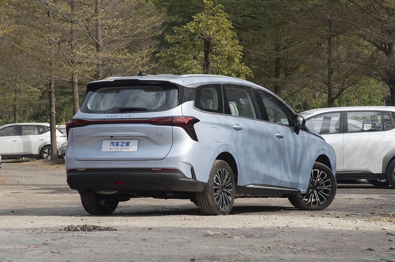 AutomobileFa Suba M4 14040827 1