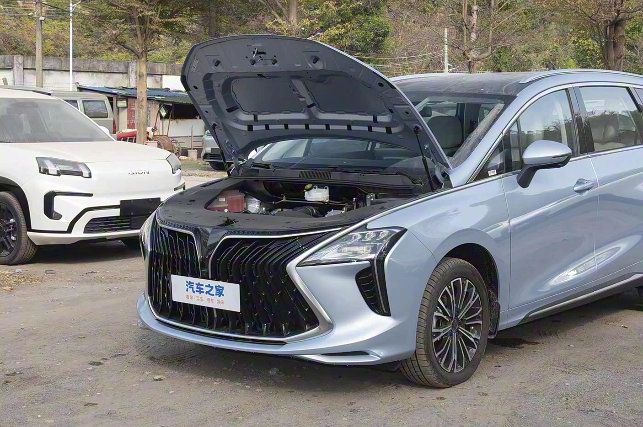 AutomobileFa Suba M4 14040827 2