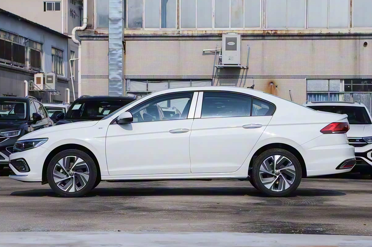 AutomobileFa Volkswagen Bora 2026 14040813 3