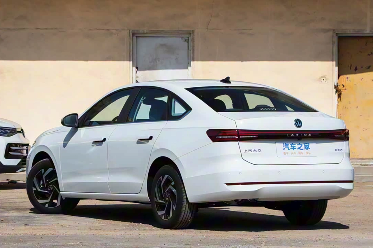 AutomobileFa Volkswagen Lavida Pro 14040813 6