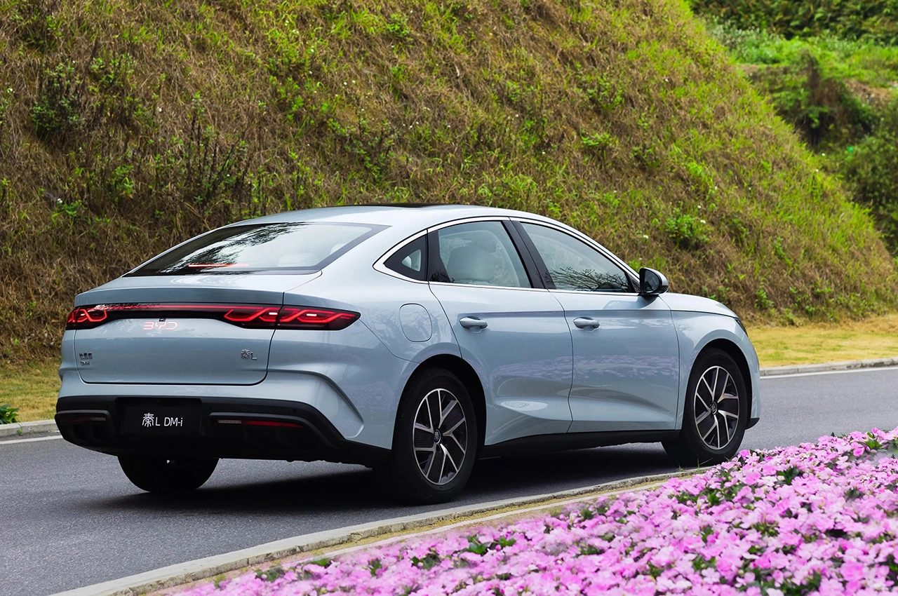 AutomobileFa BYD Qin L 14040810 2