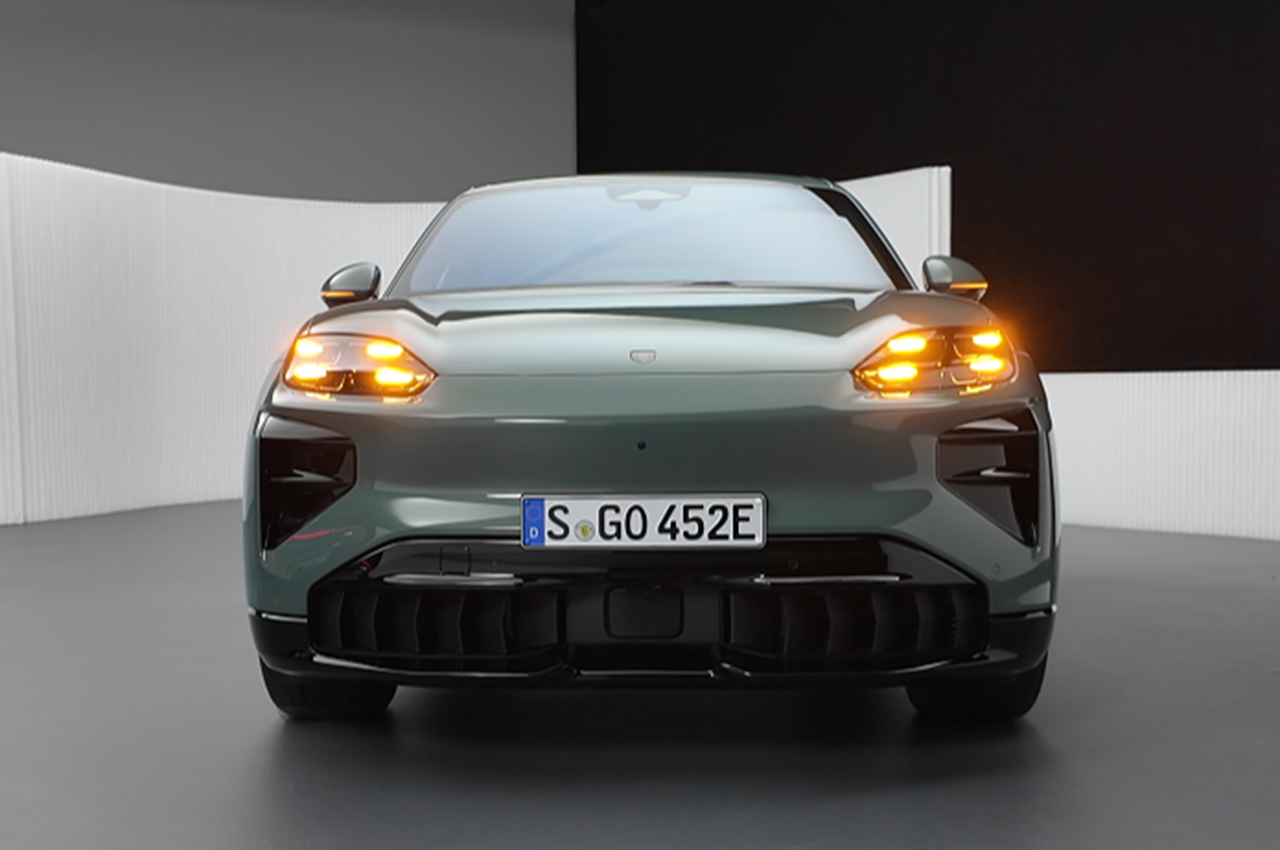 AutomobileFa electric Porsche Cayenne 14040728 1