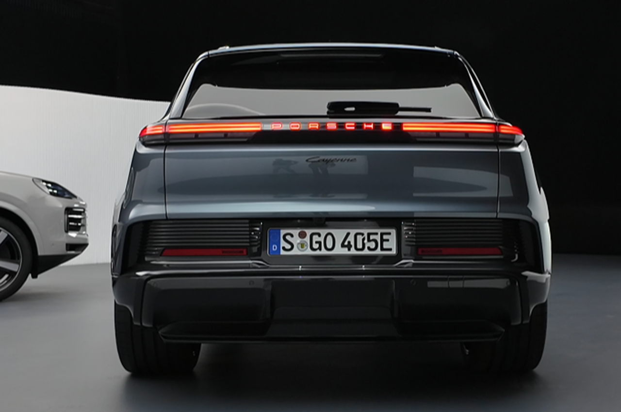 AutomobileFa electric Porsche Cayenne 14040728 4