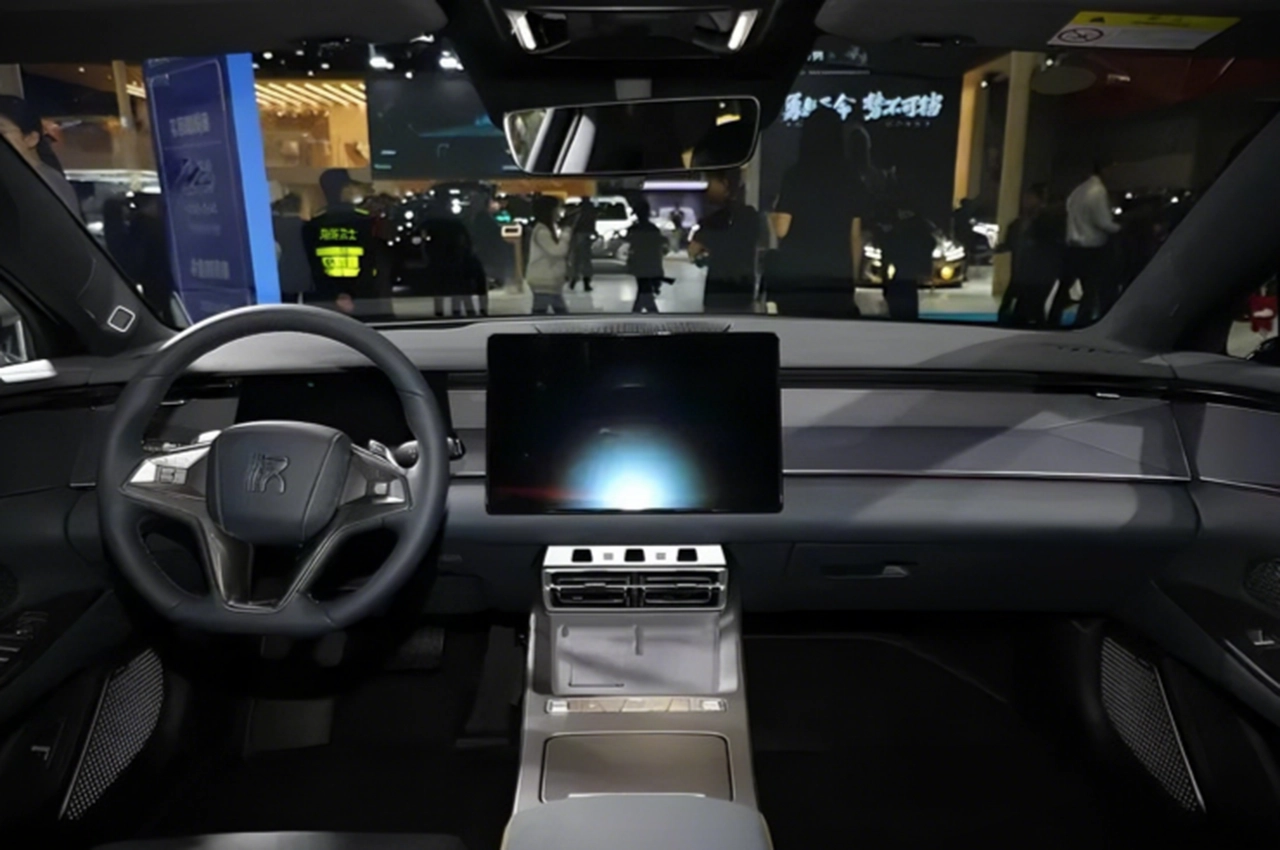 AutomobileFa 2026 BYD Han L 14040902 1