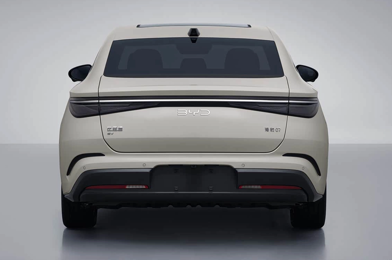 AutomobileFa BYDSeal07EV 14040918 3