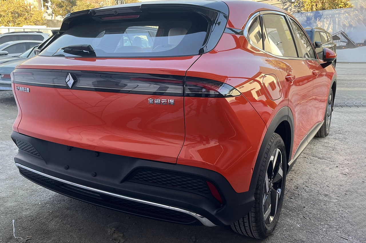 AutomobileFa Baojun Yunhai 14040916 2