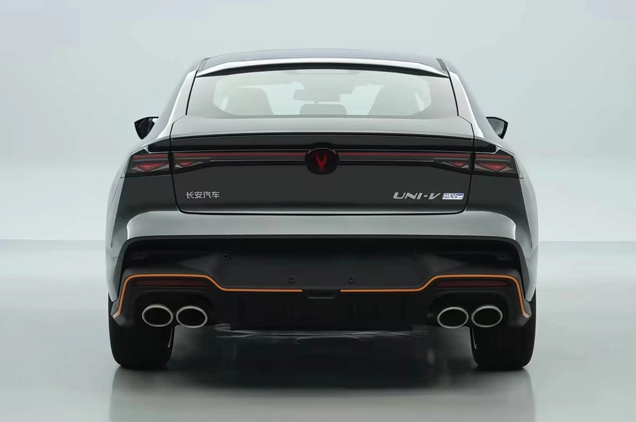 AutomobileFa ChanganUNI V 14040918 1