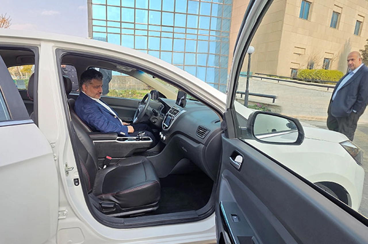 AutomobileFa Eagle hybrid sedan 14040919 4