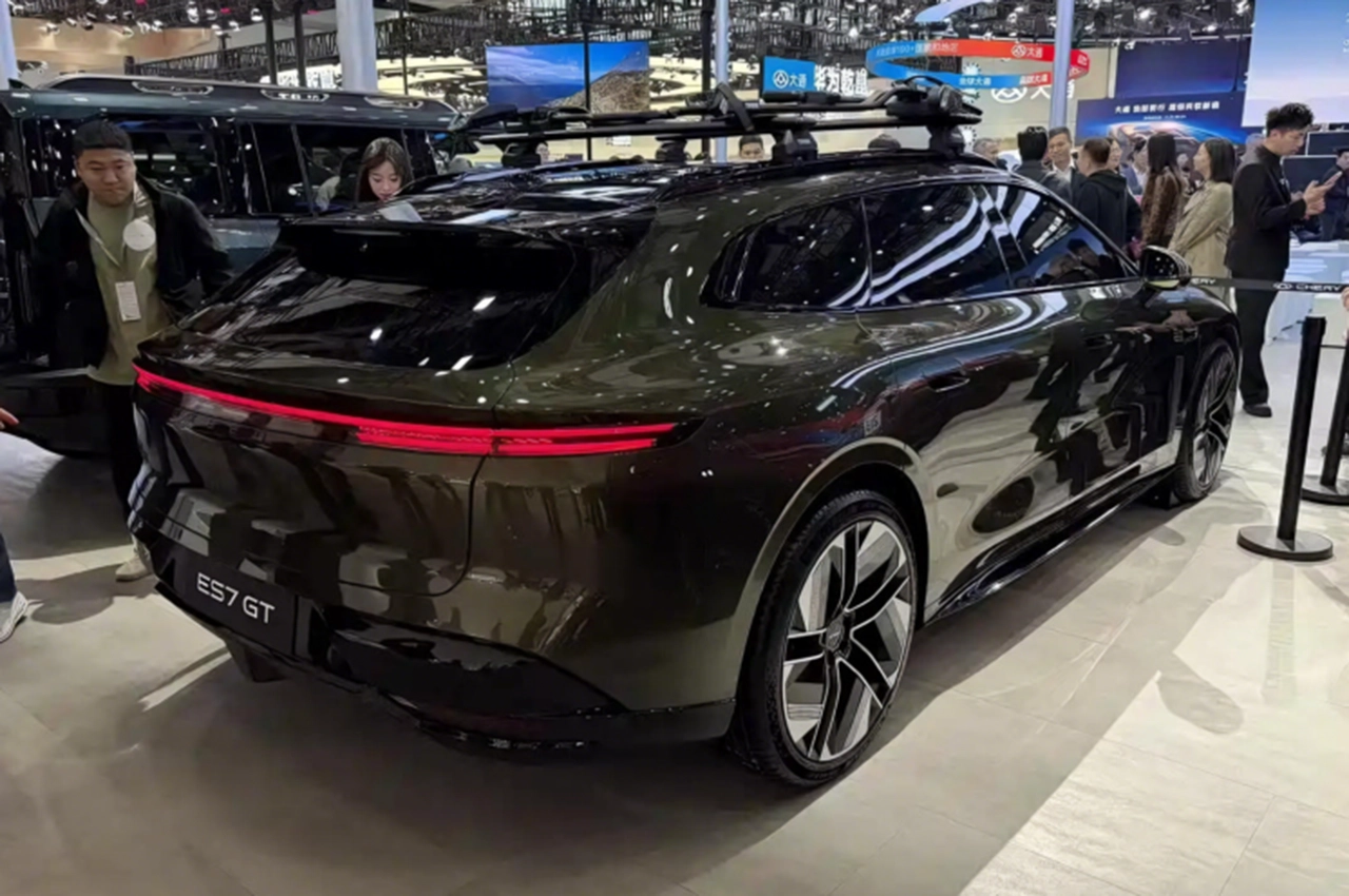 AutomobileFa Exeed Exlantix ES7 14040902 1