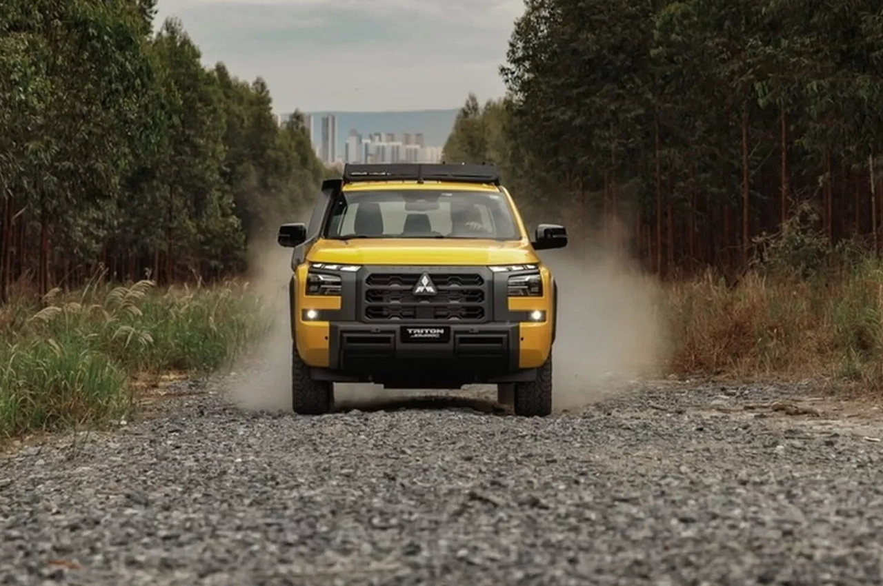 AutomobileFa Mitsubishi Triton Savanna Pickup 14040908 3