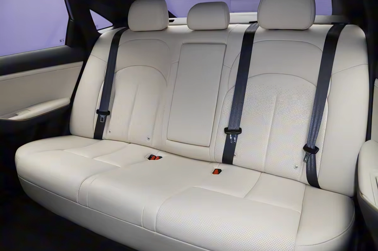 AutomobileFa Nissan N6 14040912 11