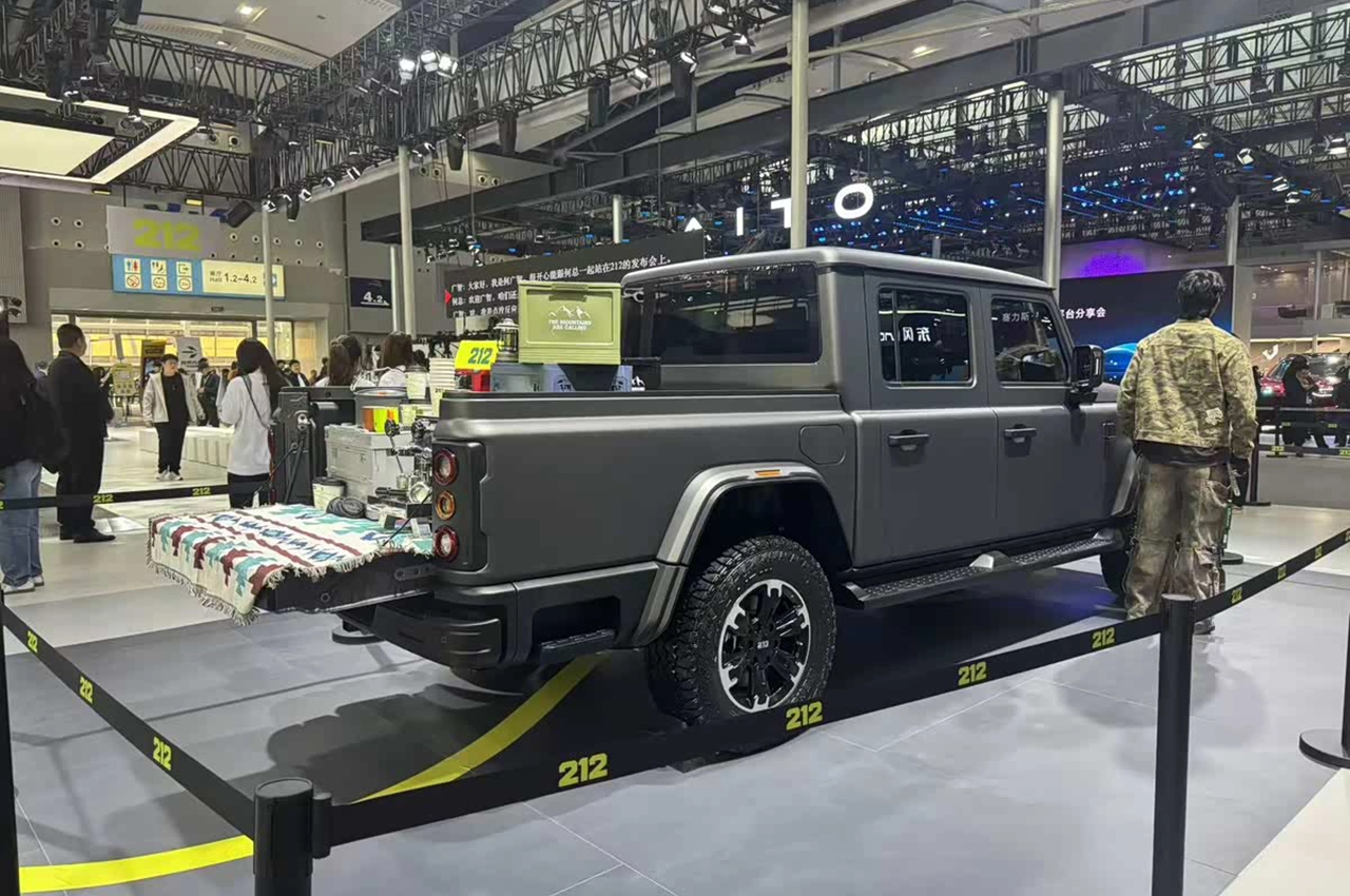 AutomobileFa Pickup 212 14040901 2