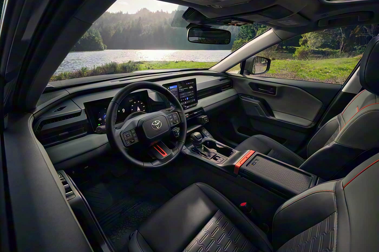 AutomobileFa RAV4 Hybrid 14040915 4