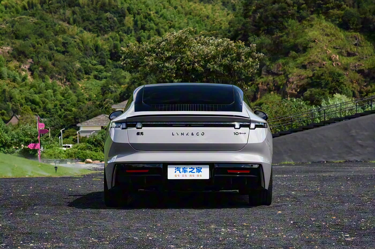 AutomobileFa Link Co sedan 14040919 5