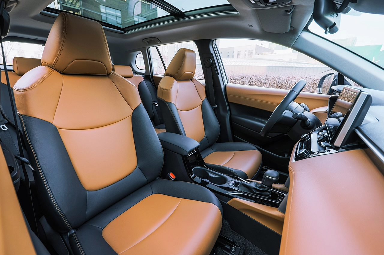 AutomobileFa toyota corolla cross hybrid 14040908 5