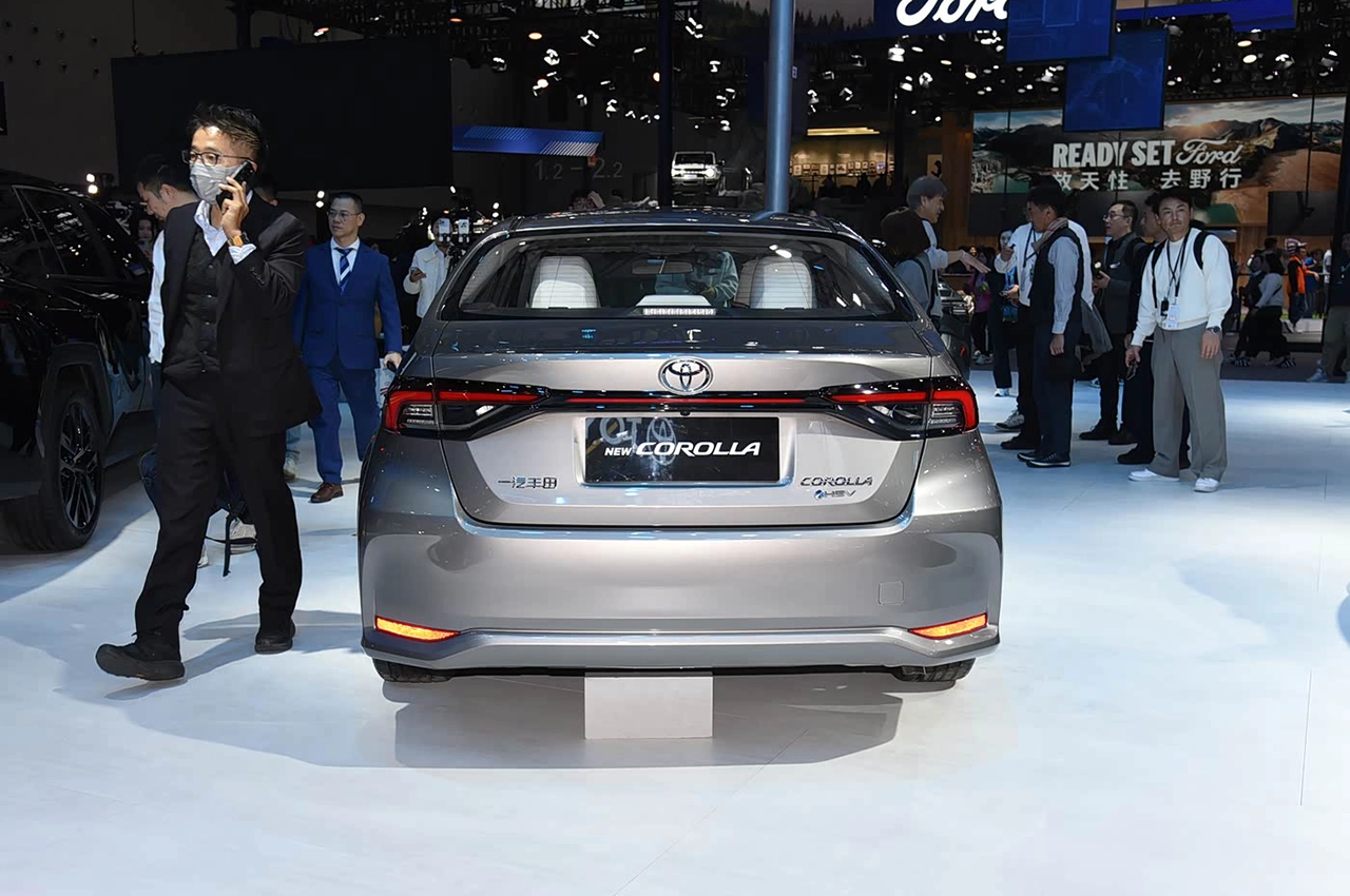 AutomobileFa toyotacorolla 14040924 2