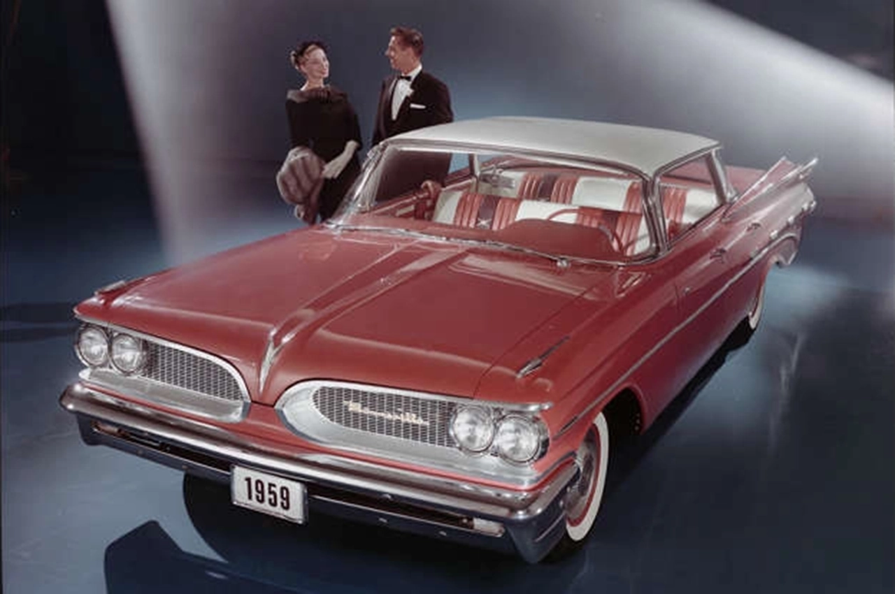 AutomobileFa 1959 Pontiac Bonneville Vista Hardtop 14041105
