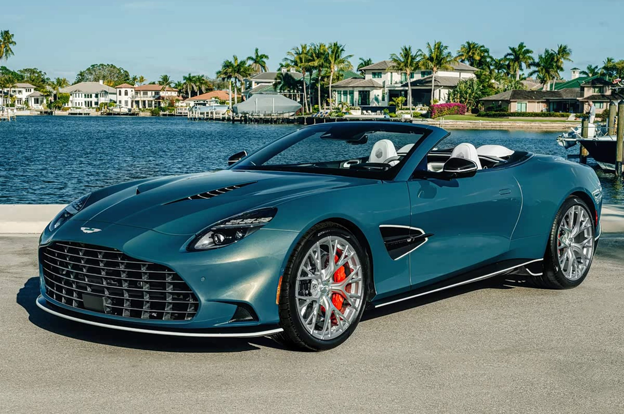 Aston Martin Vanquish Volante