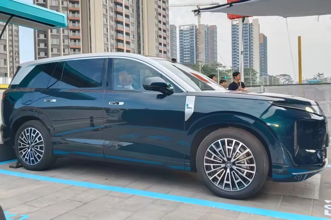 AutomobileFa BYD Tang9 14041108 4