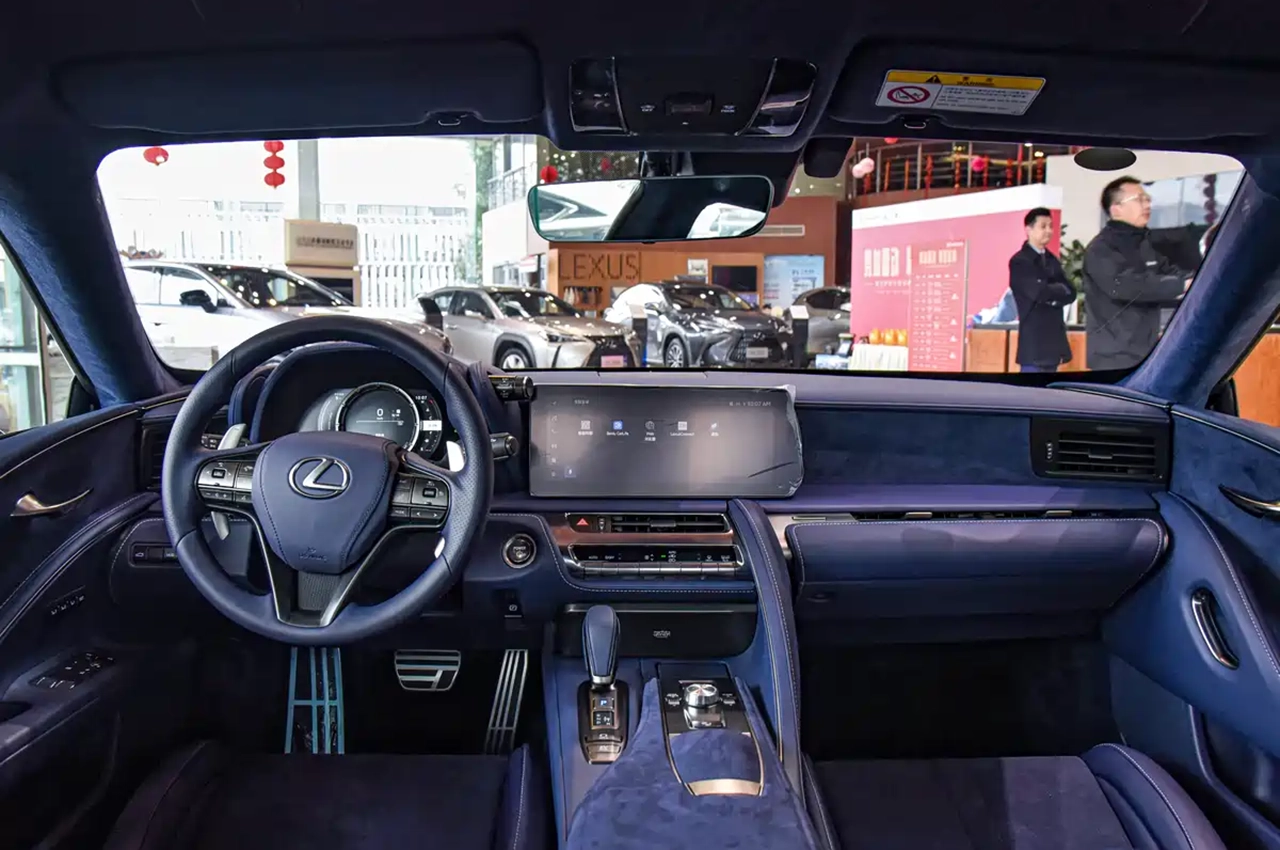 AutomobileFa Lexus LC V8 14041112 2