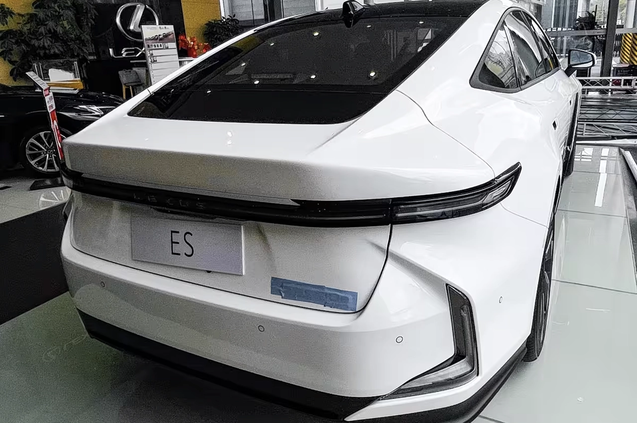 AutomobileFa Lexus ES 14041127 3