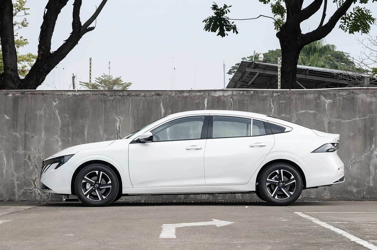 AutomobileFa Nissan Sylphy 14041126 3