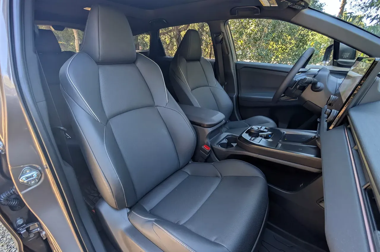 AutomobileFa Toyota bZ Woodland Electric 14041130 5