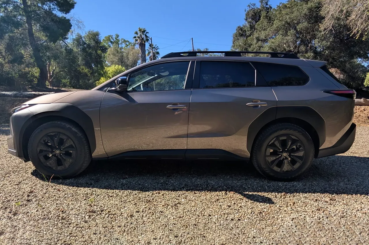 AutomobileFa Toyota bZ Woodland Electric 14041130 9